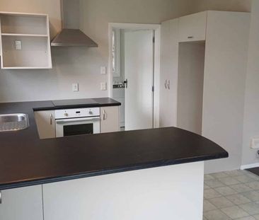 Warm, Cosy Three Bedroom Home - Photo 2