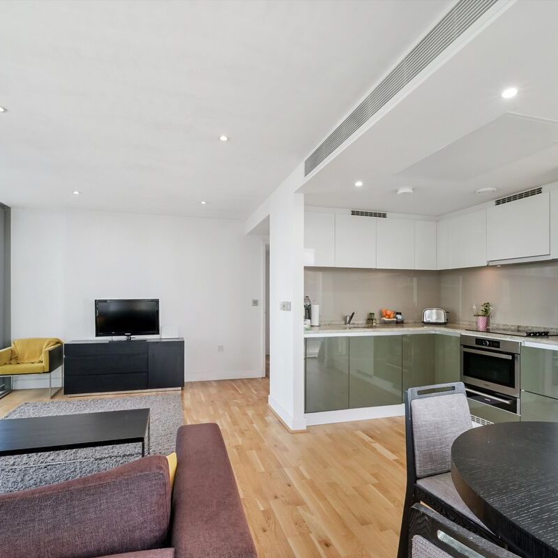 2 bedroom apartment to let in Landmark Tower near Canary Wharf E14 - Photo 1
