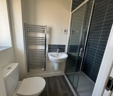 2 bedroom end of terrace house to rent - Photo 5