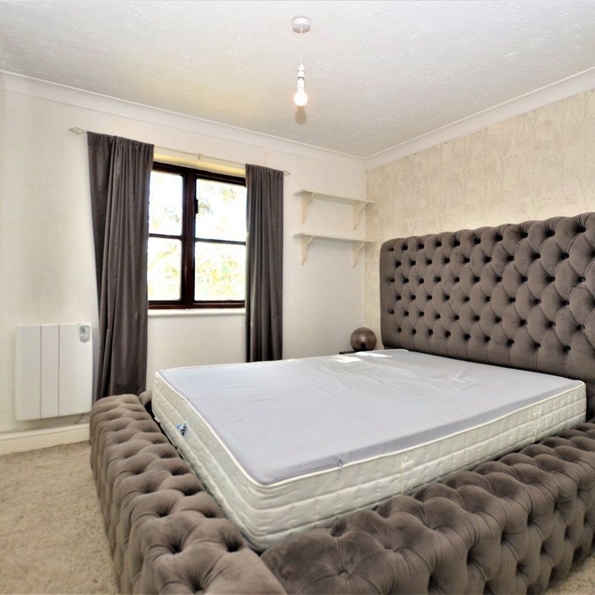 Pincott Place, London, SE4 - Photo 1