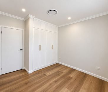 BRAND NEW DUPLEX WITH QUALITY FEATURES! - Photo 5