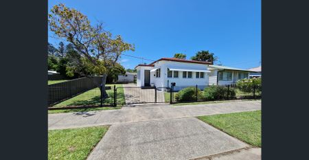 Sea Change Or Quality Of Life.. 3 x Bedroom & Lifestyle Living - Here We Come! - Photo 3