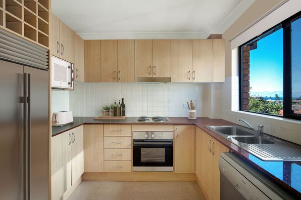 Conveniently located - Photo 1