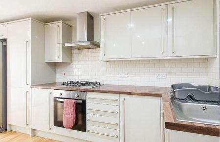 6 bedroom townhouse to rent - Photo 4