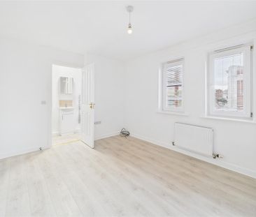 4 bedroom Town house to rent - Photo 4