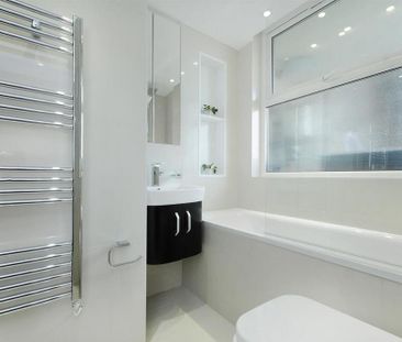 3 bedroom flat to rent - Photo 3