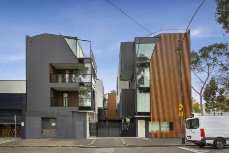 Lifestyle and Location with Stunning Rooftop - Photo 5