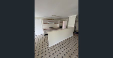 FRESHLY PAINTED & MOVE IN READY - Photo 3