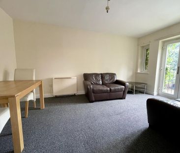 2 bedroom flat to rent - Photo 2