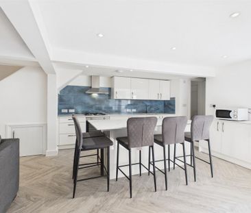5 bedroom end of terrace house to rent - Photo 1