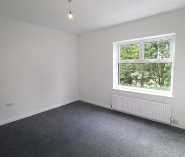 2 bedroom end of terrace house to rent - Photo 3