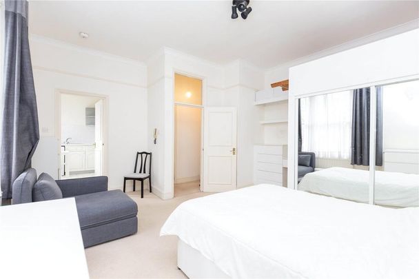 Studio to rent - Photo 1