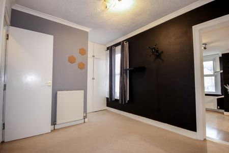 5 bedroom terraced house to rent - Photo 4