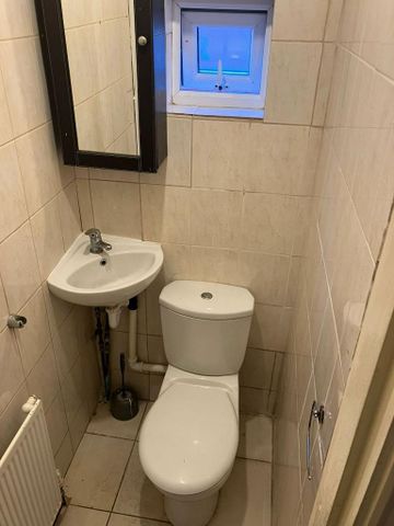 4 bedroom terraced house to rent - Photo 4