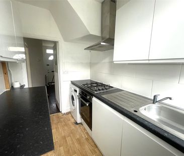 Norfolk Avenue, N13, London - Photo 2