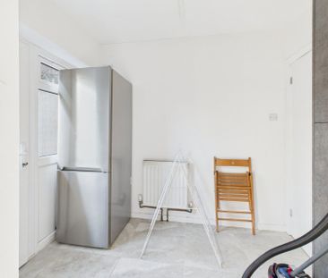 Rowan Close, Beaconsfield,HP9 - Photo 2