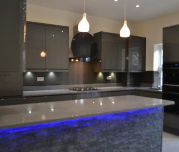 4 bedroom terraced house to rent - Photo 5