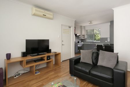 Smart and stylish 2 bedroom unit end unit (upstairs) with leafy outlook - Photo 5