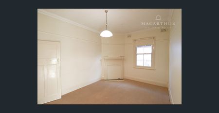 Charming Semi-Detached Home in Prime Wagga Location - Photo 3