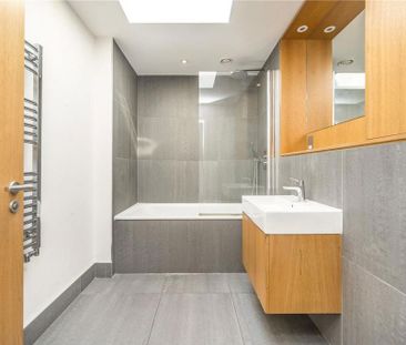 3 bedroom flat to rent - Photo 6