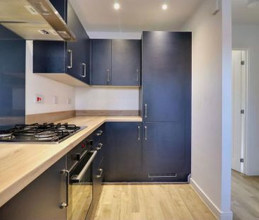 2 bedroom terraced house to rent - Photo 2
