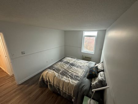 For Lease - 45 Pond Mills Road Unit# 803, London South, Ontario - Photo 3