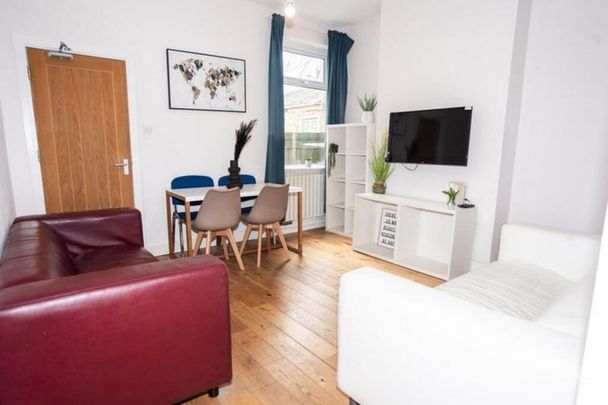 1 bedroom in a house share to rent - Photo 1