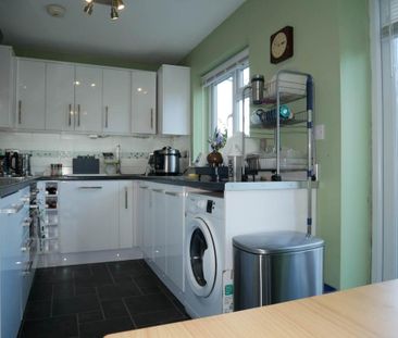 2 bedroom semi-detached house to rent - Photo 5