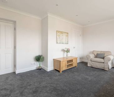 2 Bedroom Flat to Rent on Ross Gardens, EH9 - Photo 1