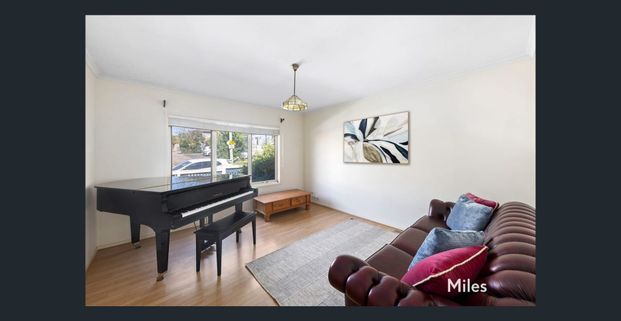 LOCAL CHARM - Photo 1