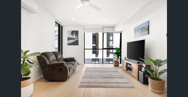 Two-Bedroom Apartment in a Prime Location - Photo 1