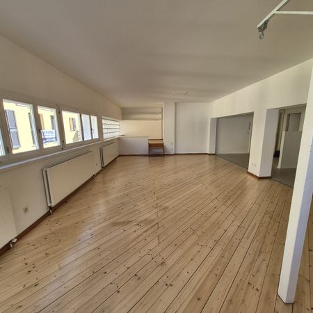 2.5 Zimmer, 120 m², 1. Stock - Photo 4