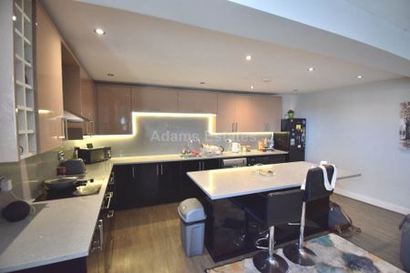 Price £2,000 pcm - Under Offer - Photo 4