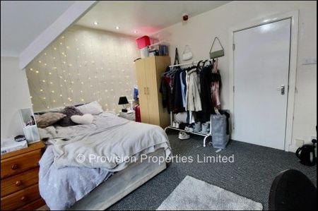 Student Accommodation in Leeds - Photo 3