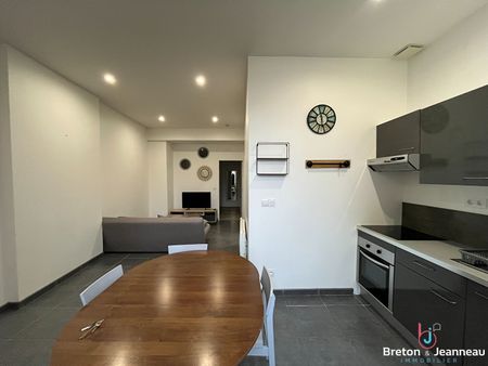 Location Appartement 1 pièce 44m² - Photo 2