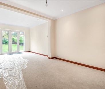 A detached four bedroom bungalow situated within the Village of Ick... - Photo 4