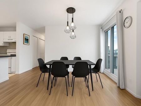 664 36e Avenue - Photo 2