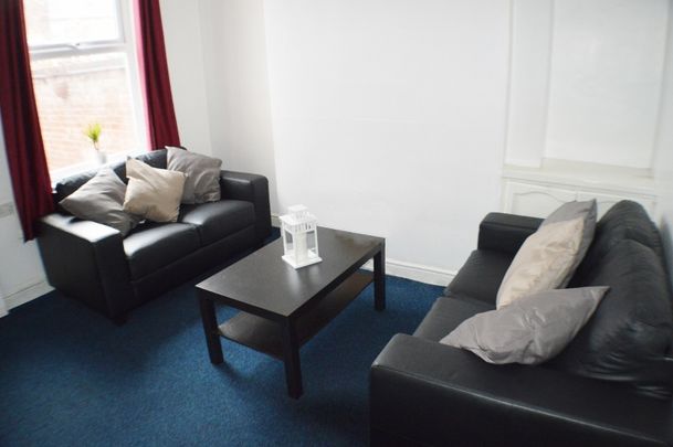 3 Bed Terraced House, Newdigate Villas, NG7 - Photo 1