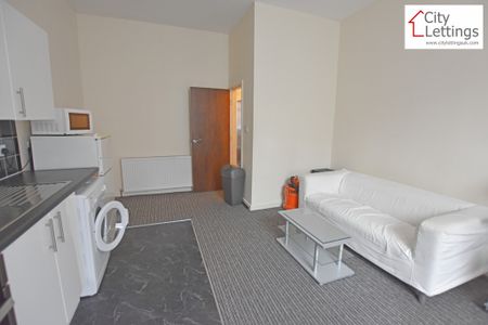 1 Bedroom Flat - Photo 4