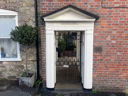 High Street, Petworth - Photo 5