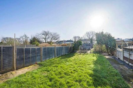 Windsor Avenue, Uxbridge, UB10 - Photo 4