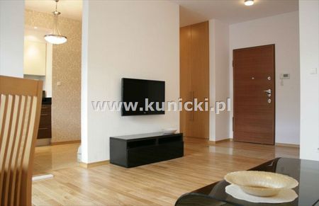 Warszawa, Śródmieście, Grzybowska - Photo 2