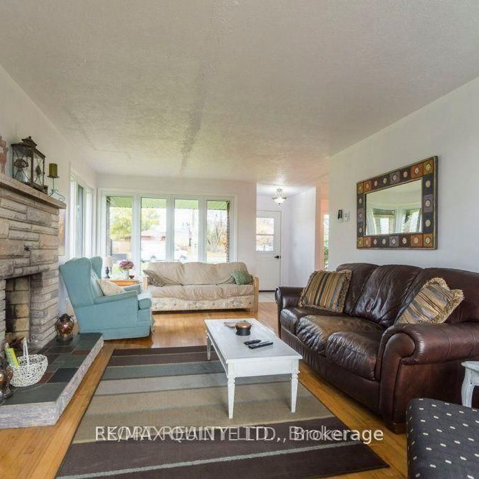 For Lease - 239 Dundas Street Unit# upper, Belleville, Ontario - Photo 1