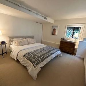 FURNISHED Kitsilano Basement Suite - Photo 2