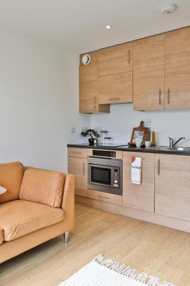 Studio to rent - Photo 1