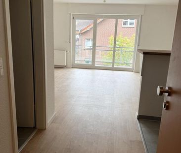 Helle 1-Zimmer-Wohnung im 1. Obergeschoss, mit Küchenzeile und Balk... - Foto 1