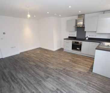 2 bedroom coach house to rent - Photo 3