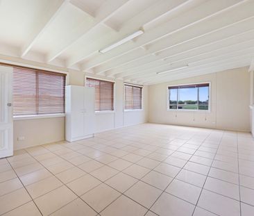 Three Bedroom Home - Photo 2