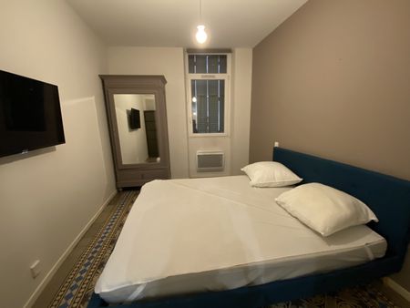 À louer – T2 meublé climatisé en rez-de-jardin – Mourillon (Avenue Victor Gensollen) - Photo 3