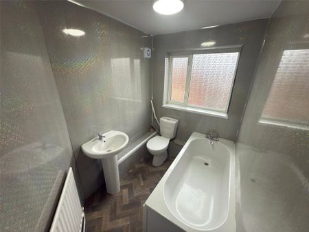 3 bedroom terraced house to rent - Photo 5